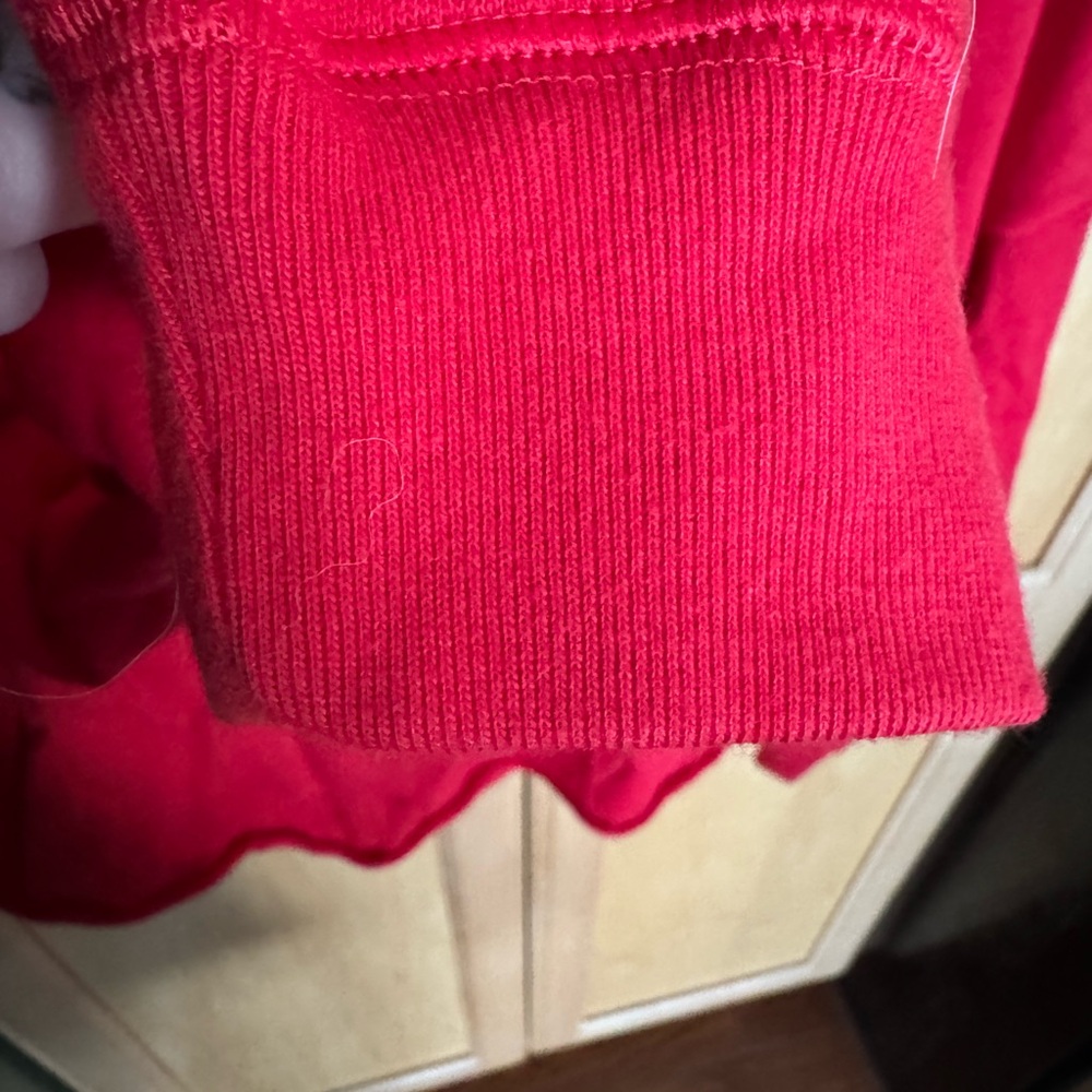 PINK Victoria's Secret Women's Boston Red Sox Cut Out V Neck Crop Pullover - Picture 7 of 7